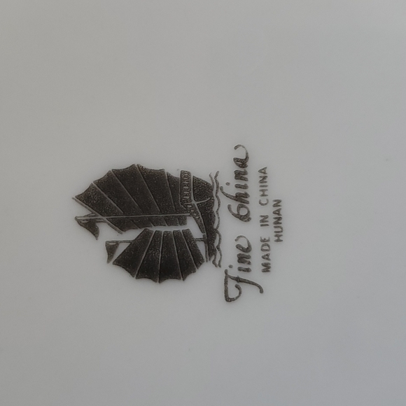 Liling Brocade Blue and Pink Set of 5 Tea Cups and 6 Saucers - Picture 8 of 16